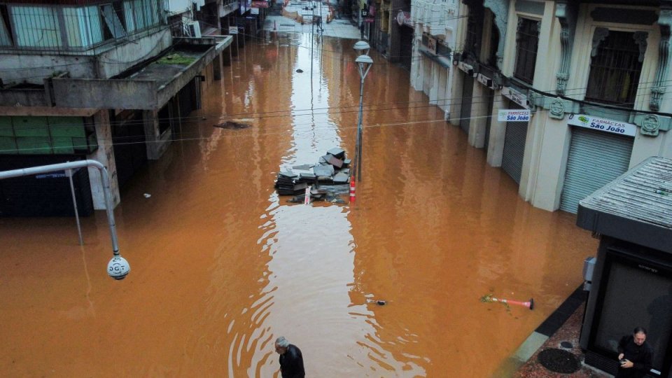 BRAZILIA: Zeci de victime în urma inundațiilor din statul Rio Grande do Sul