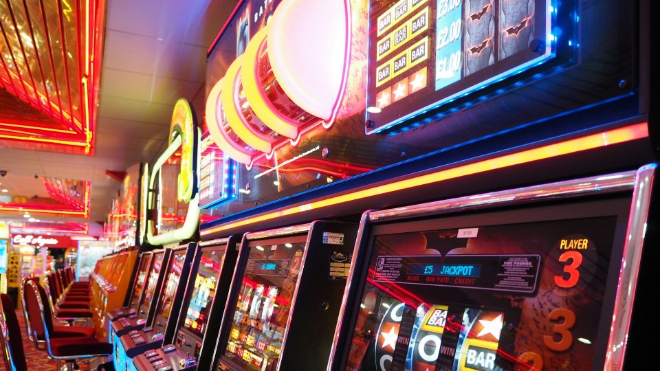 Expert în domeniul jocurilor de noroc, la RRA: Noua lege nu rezolvă fenomenul dependenței