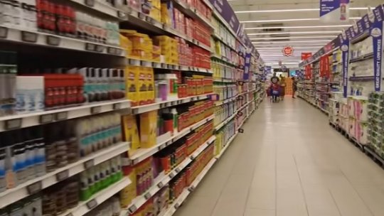 Două lanţuri de magazine din București, amendate de Antifraudă pentru preţuri incorecte