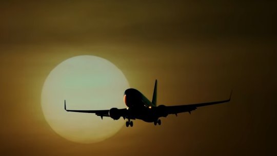 Avionul militar trimis să repatrieze un grup de români salvați din Gaza, defectat la Cairo