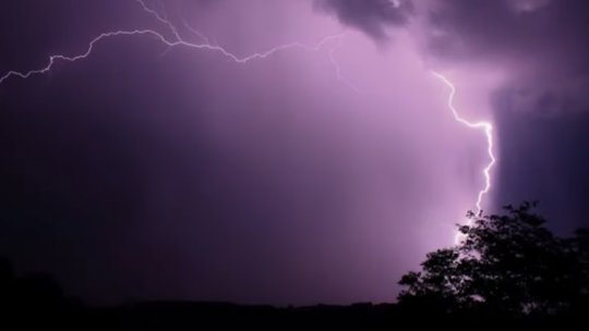 Aproape o sută de localităţi din Constanţa şi Tulcea, fără electricitate după furtună
