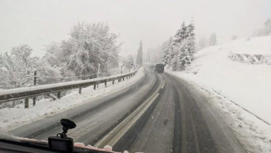 Avertizare de călătorie: Cod roșu de ninsori abundente și viscol în 6 regiuni din Bulgaria