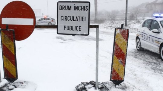 Sud-estul țării, sub viscol: Trafic rutier și feroviar, grav perturbate. Școli din mai multe județe, închise luni | LIVE TEXT