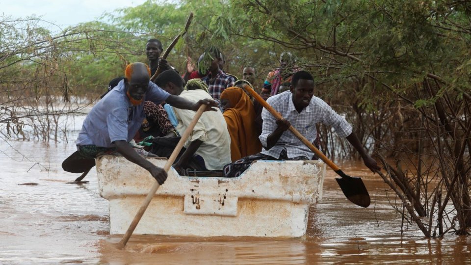 SOMALIA: Inundațiile catastrofale au ucis aproape 100 de persoane
