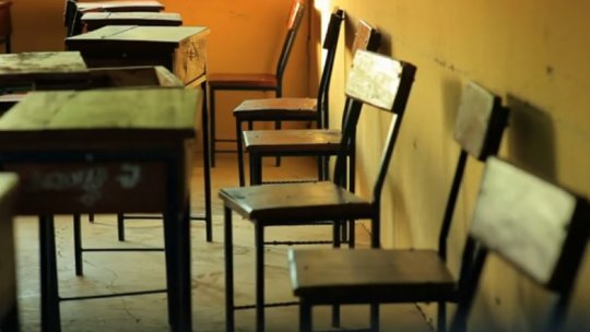 TULCEA: Zeci de unităţi de învăţământ rămân închise