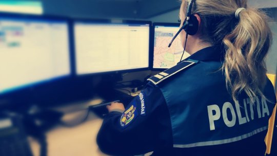 BUCUREȘTI: Femeie incendiată într-o scară de bloc. Agresorul, prins