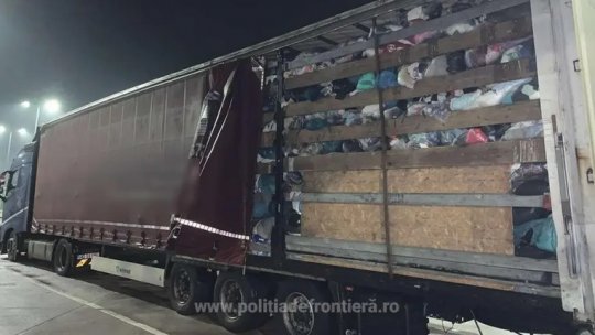 ARAD: Aproape 190 de tone de deşeuri aduse din Europa, blocate la graniţă