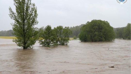 Risc de inundații pe râuri din judeţul Satu Mare, până duminică la prânz