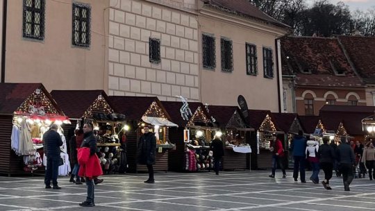 BRAȘOV: Vânzătorii de la Târgul de Crăciun, controlați de polițiști