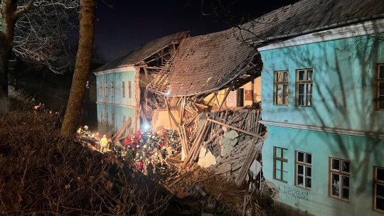 Administratorul firmei care făcea lucrări la clădirea internatului prăbușit de la Odorheiu Secuiesc, reţinut de anchetatori
