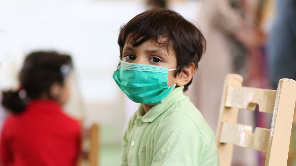 ARAD: Zeci de cazuri de infecţii respiratorii la copii, înregistrate în ultimele zile la secţiile pediatrice