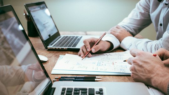 e-Factura devine obligatorie pentru toţi operatorii economici