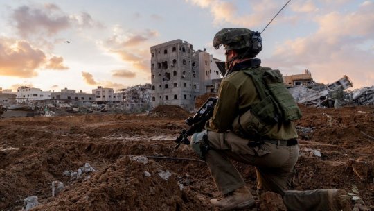 Armata israeliană își intensifică bombardamentele în centrul şi sudul Fâşiei Gaza