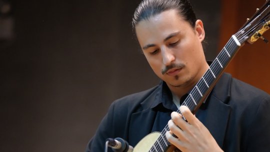 Apreciatul chitarist Dragoș Ilie concertează la Sala Radio