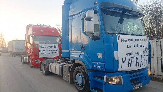 Transportatorii și fermierii nu renunță la proteste