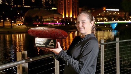 Jelena Ostapenko, triumfătoare la Adelaide