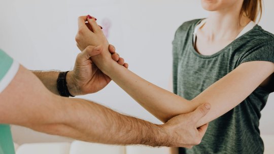Durerile articulare: Factorii care afectează articulaţiile