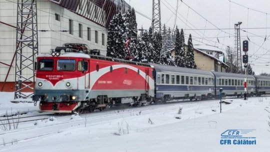 Trafic feroviar cu întârzieri pe raza regionalelor Iaşi, Braşov şi Craiova