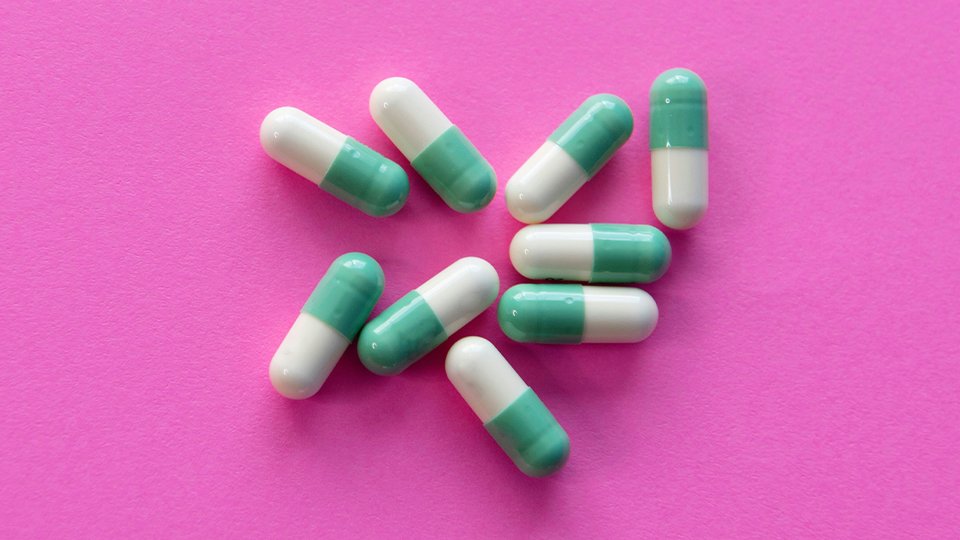 Farmaciile vor avea obligaţia să raporteze zilnic toate medicamentele din categoria antibiotice şi antifungice de uz sistemic eliberate