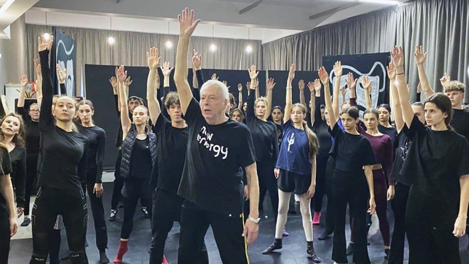 Coregraful Gigi Căciuleanu: "Dacă reușești să concentrezi într-un gest foarte multe lucruri, atunci dansezi!"