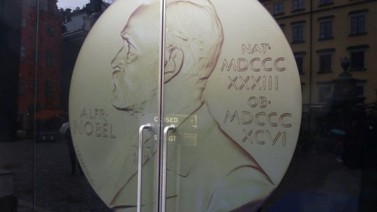 Controverse după atribuirea premiilor Nobel pentru Fizică și Chimie unor pionieri în domeniul AI afiliați Google