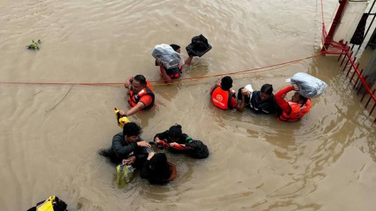 FILIPINE: Furtuna Trami a omorât cel puțin 26 de oameni. Peste 160.000 de persoane și-au părăsit locuințele | FOTO