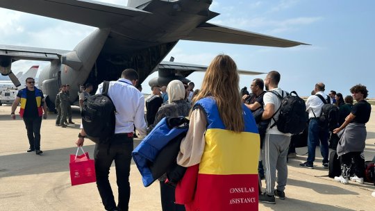 Încă 69 de cetăţeni români şi membri de familie au fost repatriați din Liban