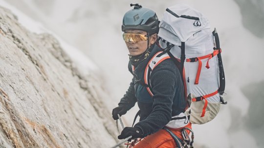 Record: Un nepalez de 18 ani, cel mai tânăr alpinist care a cucerit toate vârfurile montane de peste 8000 de metri