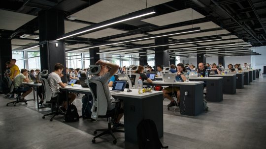 Sondaj: 6 din 10 angajați români muncesc doar de la birou. Cei care lucrează numai de acasă, în minoritate