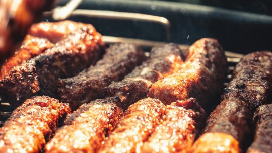 Exporturile de mici, salam de Sibiu și alte produse din România către SUA și Marea Britanie, blocate din cauza pestei porcine africane