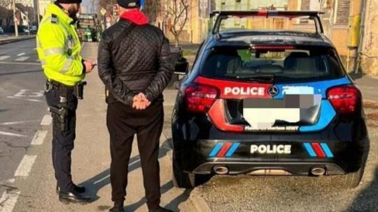 Șofer din Arad, amendat că și-a inscripționat cuvântul "Police" pe autovehicul