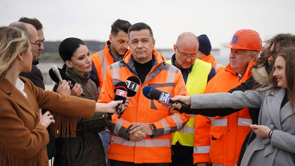 Ministrul Grindeanu: Primele două loturi ale Autostrăzii Moldovei "vor fi deschise în această toamnă"
