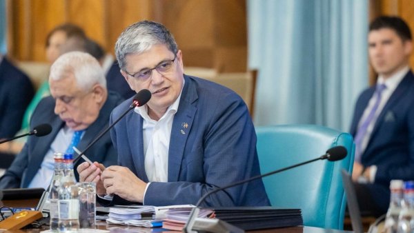 Ministrul Boloş: România economiseşte 2 miliarde de lei prin comasarea alegerilor