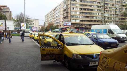 Taximetriștii, invitați la Guvern pentru discuții, în urma protestelor