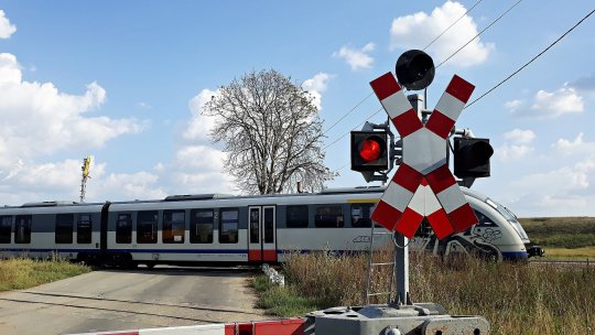 Între stațiile feroviare Simeria-Săvârșin și Simeria-Margina, călătorii vor fi transbordați cu autobuzele
