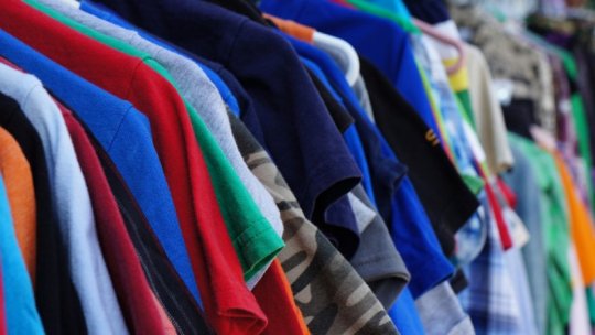 BRAȘOV: Opt tone de îmbrăcăminte, retrase de la vânzare de Protecția Consumatorilor