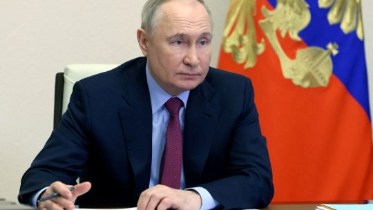 RUSIA: Vladimir Putin câştigă detașat alegerile prezidenţiale