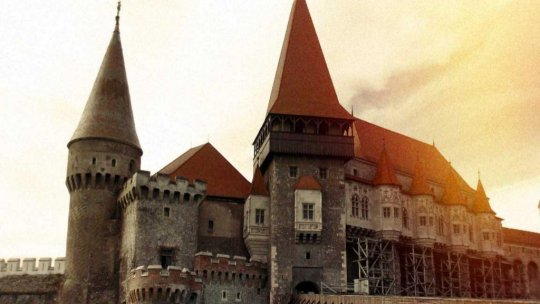 HUNEDOARA: Mănăstirea Prislop și Castelul Corvinilor, destinațiile preferate de turiști