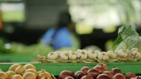 TÂRGU MUREȘ: Postul Paștelui a scumpit legumele în piețe