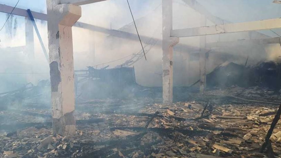 HARGHITA: Hală dezafectată din Gheorgheni, cuprinsă de un incendiu