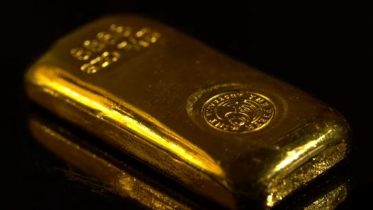Uncia de aur, la nivelul record de 2.265 dolari