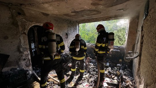 BUCUREȘTI: Incendiu izbucnit într-un bloc de pe Bulevardul Gara Obor