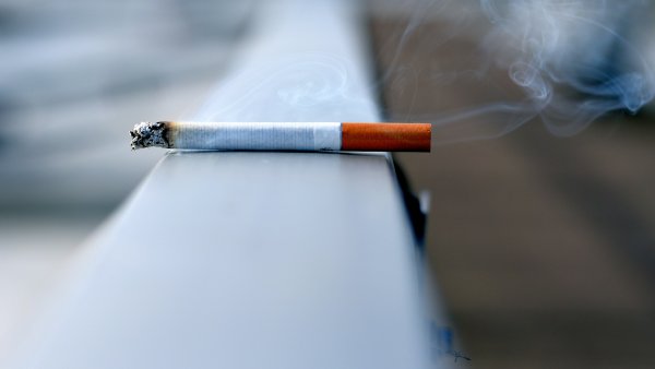 Fumatul le-ar putea fi interzis tinerilor din Marea Britanie născuți după anul 2009