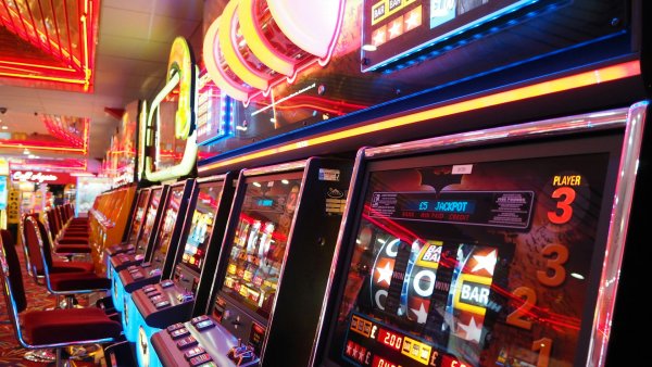 Expert în domeniul jocurilor de noroc, la RRA: Noua lege nu rezolvă fenomenul dependenței