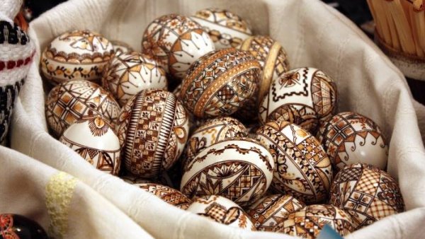 SUCEAVA: Festivalul Național al ouălor încondeiate, la Ciocănești