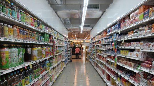 Doar 3 din 10 români ar fi de acord cu închiderea marilor magazine în weekend