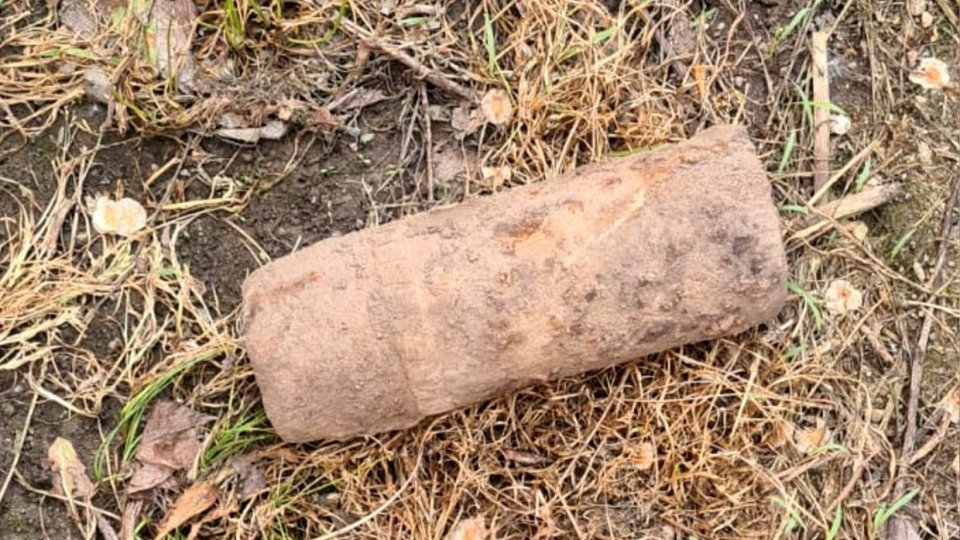 GIURGIU: Proiectil exploziv, găsit în timpul lucrărilor la fundația unei case