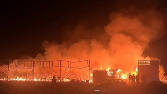 CONSTANȚA: Terasă cuprinsă de flăcări în apropierea plajei din Corbu