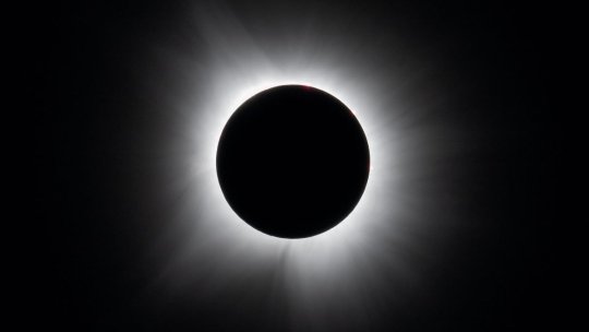 Eclipsa totală de soare, surprinsă în imagini spectaculoase, inclusiv din spațiu | FOTO & VIDEO