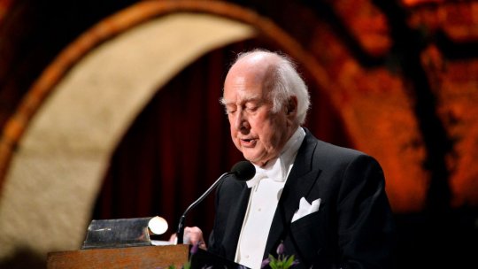A murit fizicianul britanic Peter Higgs, supranumit "tatăl particulei lui Dumnezeu"